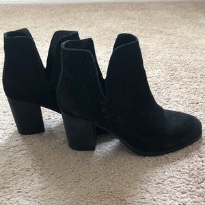Steve Madden Suede Boots